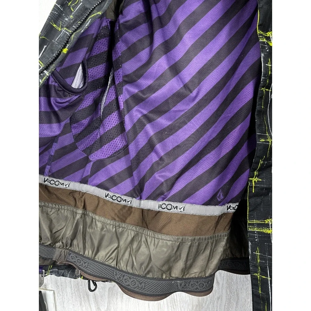 Volcom Nimbus Snowboard Jacket S Black Ski Coat Snow‎ Winter Unisex Streetwear